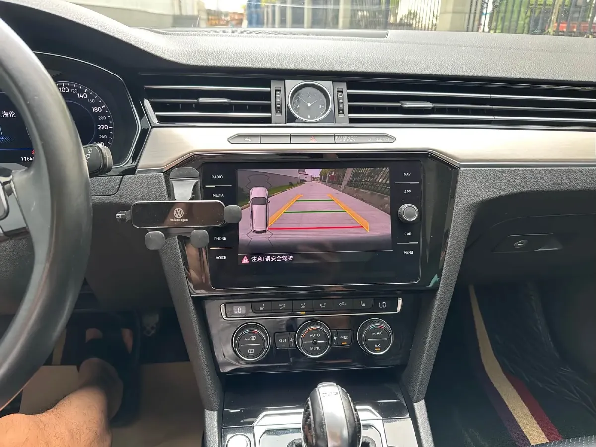 2018 Volkswagen Alltrack 2.0T 220HP L4 6DCT,autocango,china used car exporter,china ev exporter,chinese used car exporter,chinese used ev exporter