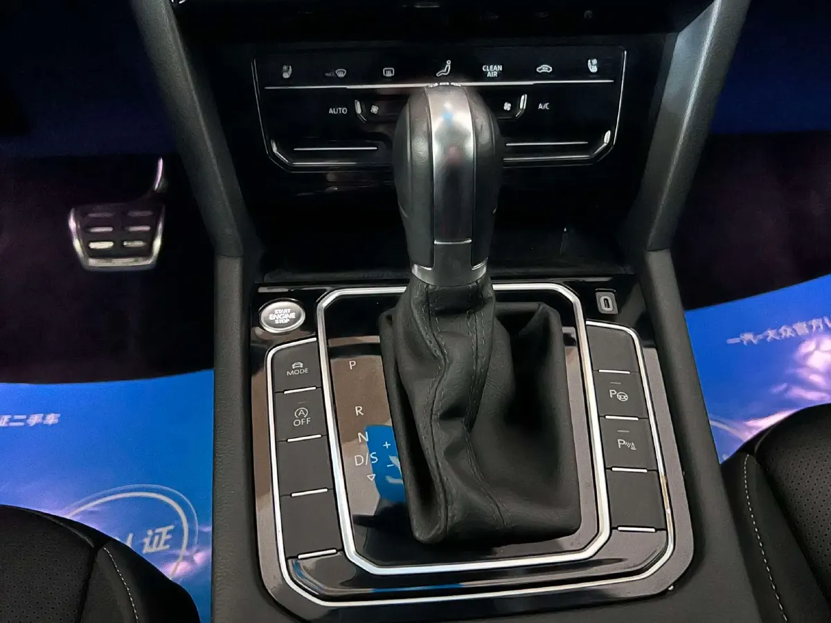 2024 Volkswagen CC 2.0T 220HP L4 7DCT,autocango,china used car exporter,china ev exporter,chinese used car exporter,chinese used ev exporter