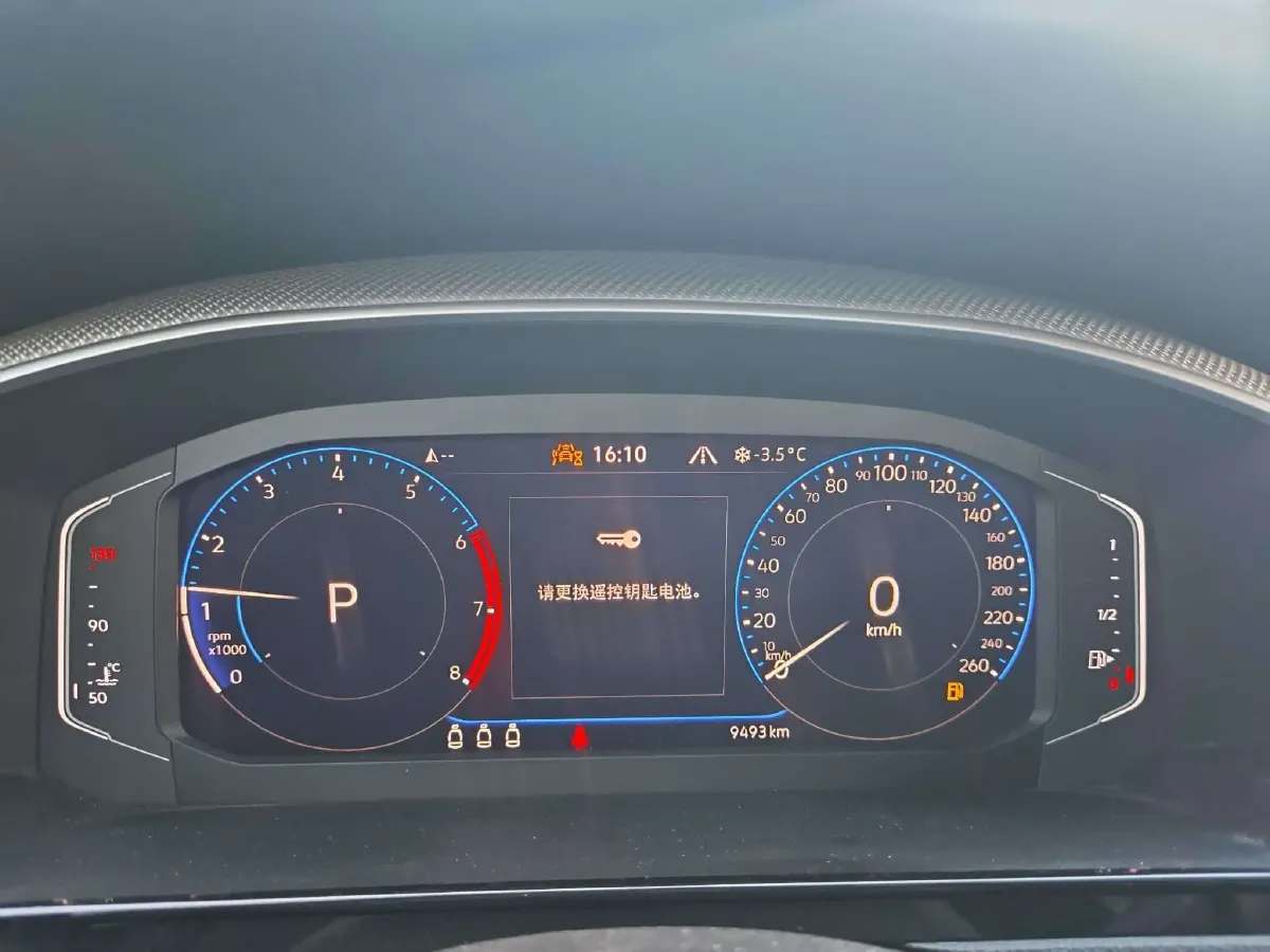 2024 Volkswagen CC 2.0T 220HP L4 7DCT,autocango,china used car exporter,china ev exporter,chinese used car exporter,chinese used ev exporter