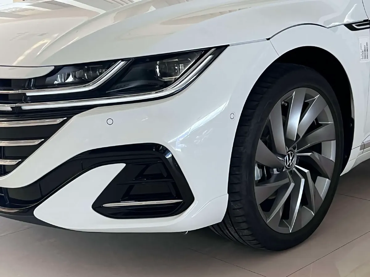 2024 Volkswagen CC 2.0T 220HP L4 7DCT,autocango,china used car exporter,china ev exporter,chinese used car exporter,chinese used ev exporter