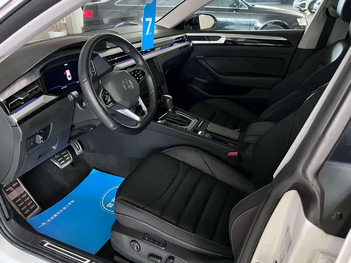 2024 Volkswagen CC 2.0T 220HP L4 7DCT,autocango,china used car exporter,china ev exporter,chinese used car exporter,chinese used ev exporter