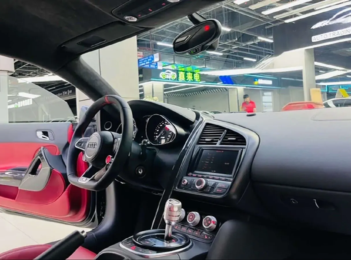 2012 Audi R8 5.2L 525HP V10 6AMT,autocango,china used car exporter,china ev exporter,chinese used car exporter,chinese used ev exporter