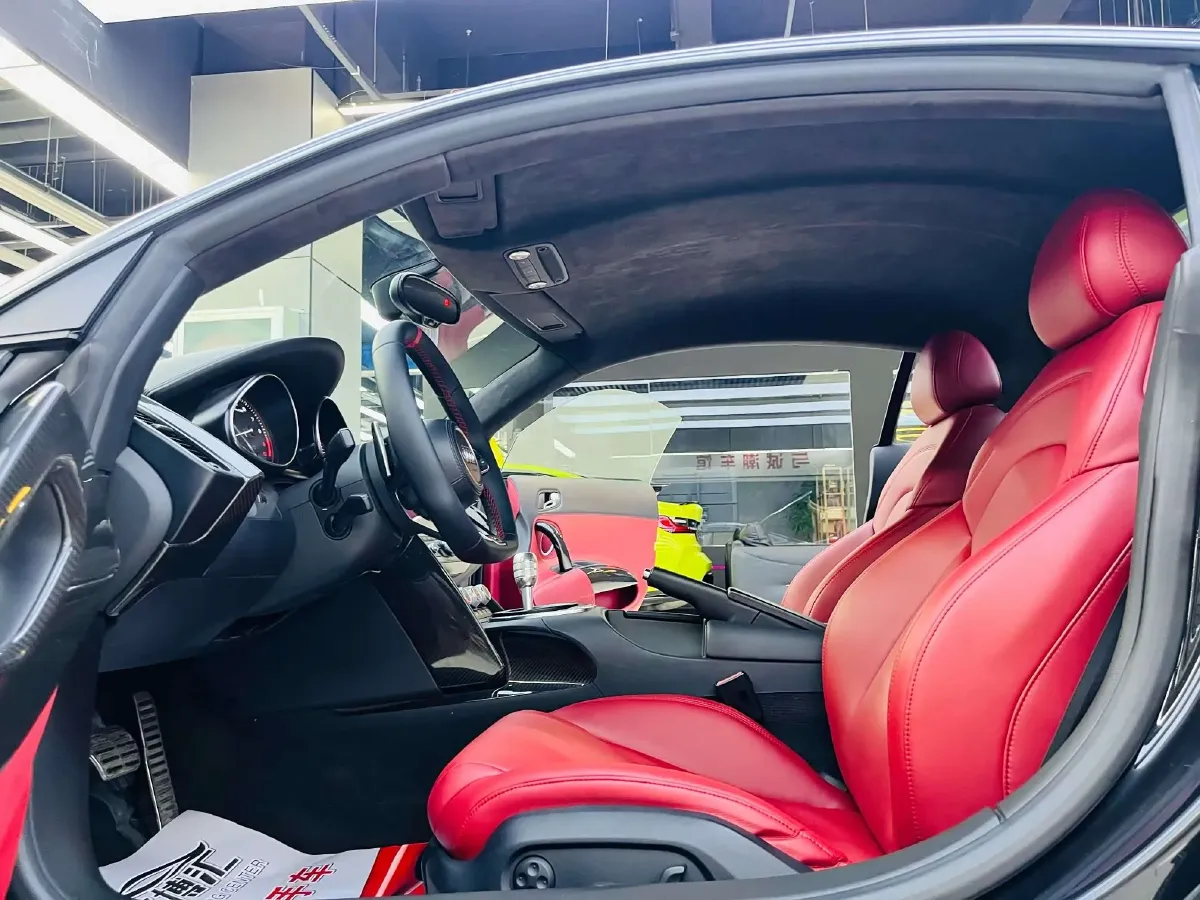 2012 Audi R8 5.2L 525HP V10 6AMT,autocango,china used car exporter,china ev exporter,chinese used car exporter,chinese used ev exporter