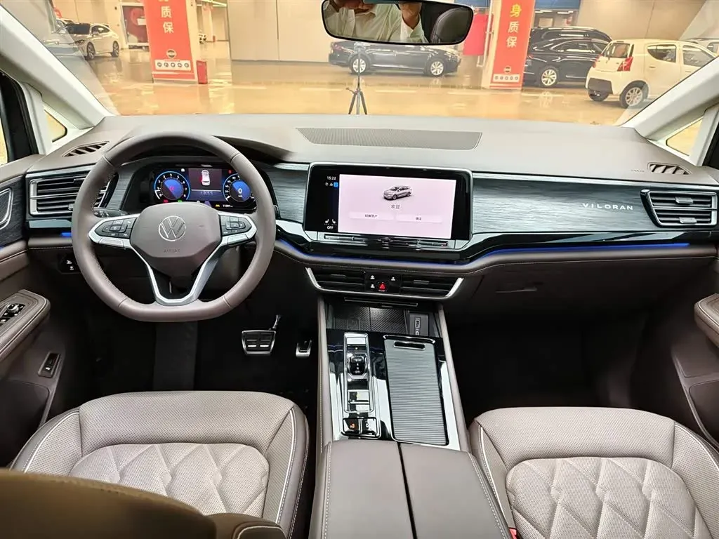 2024 Volkswagen Viloran 2.0T 220HP L4 7DCT,autocango,china used car exporter,china ev exporter,chinese used car exporter,chinese used ev exporter