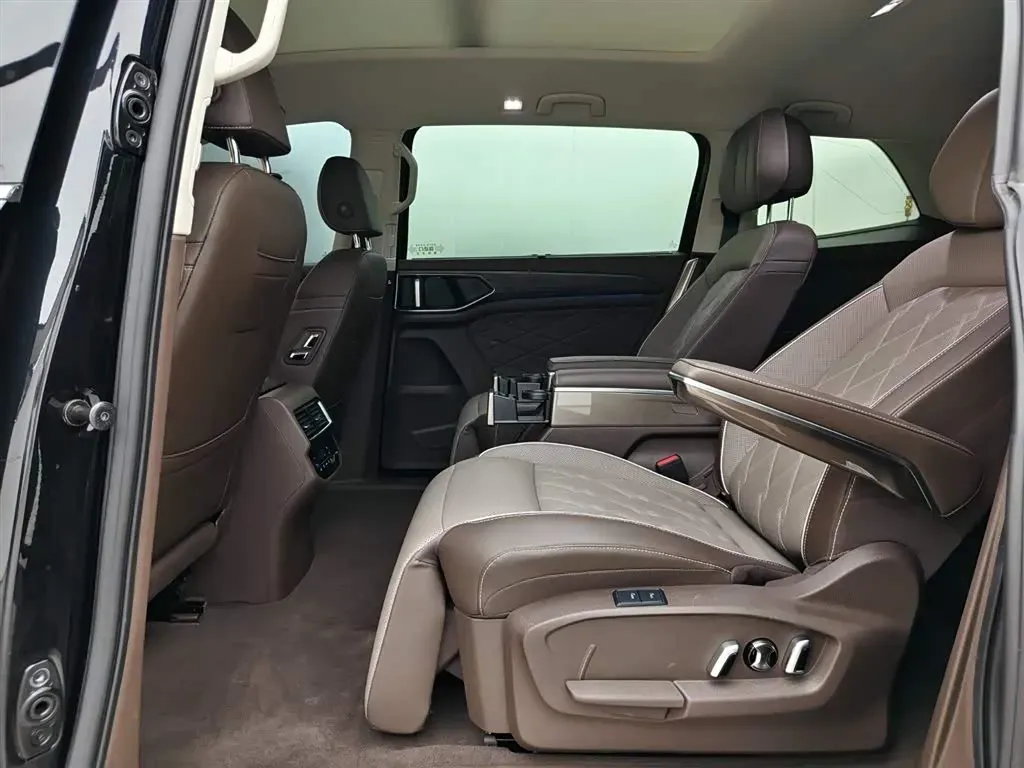 2024 Volkswagen Viloran 2.0T 220HP L4 7DCT,autocango,china used car exporter,china ev exporter,chinese used car exporter,chinese used ev exporter