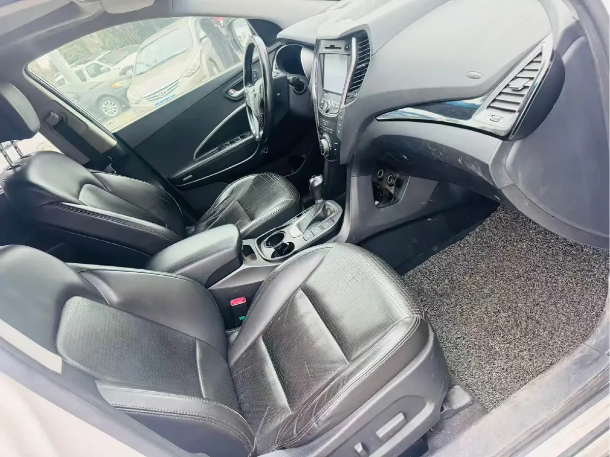 2013 Hyundai Grand SantaFe 3.0L 264HP V6 6AT,autocango,china used car exporter,china ev exporter,chinese used car exporter,chinese used ev exporter