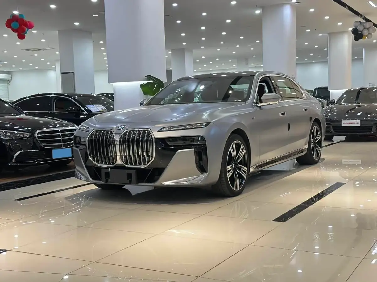 2023 BMW 7 Series 3.0T 381HP L6 8AT