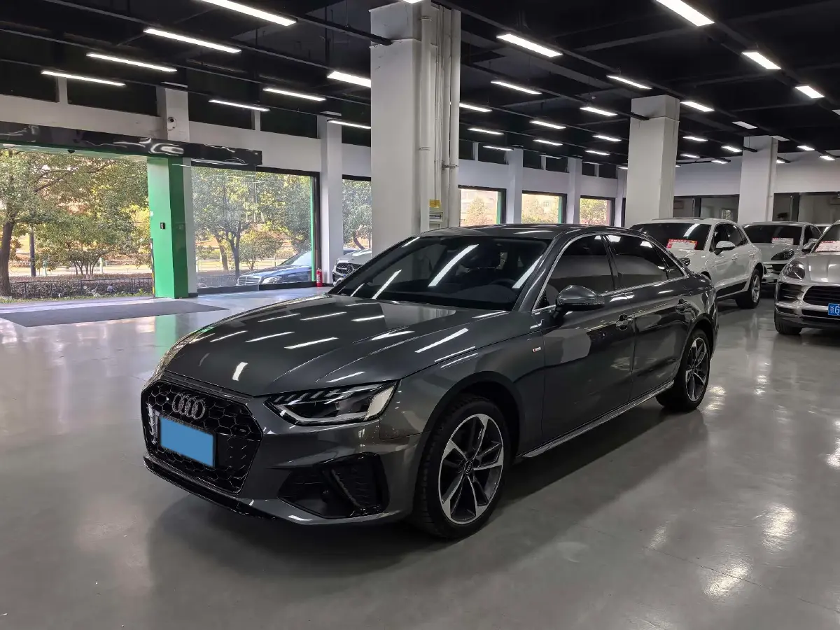 2024 Audi A4L 2.0T 190HP L4 7DCT