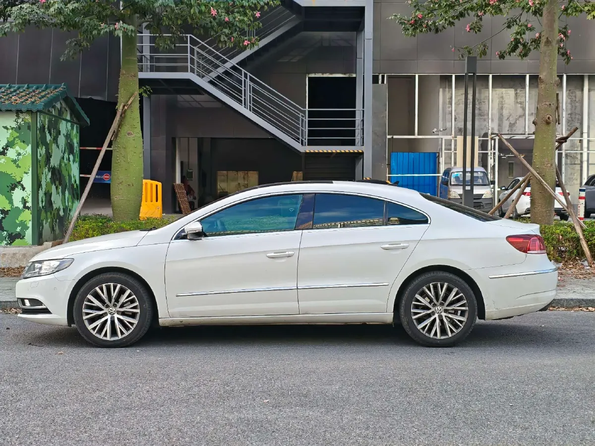 2015 Volkswagen CC 2.0T 200HP L4 6DCT,autocango,china used car exporter,china ev exporter,chinese used car exporter,chinese used ev exporter