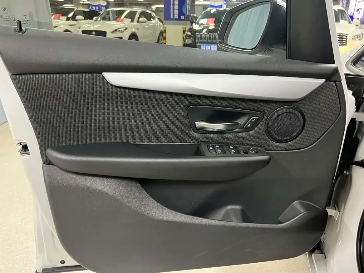 2016 BMW 2 Series Wagon 1.5T 136HP L3 6AT,autocango,china used car exporter,china ev exporter,chinese used car exporter,chinese used ev exporter