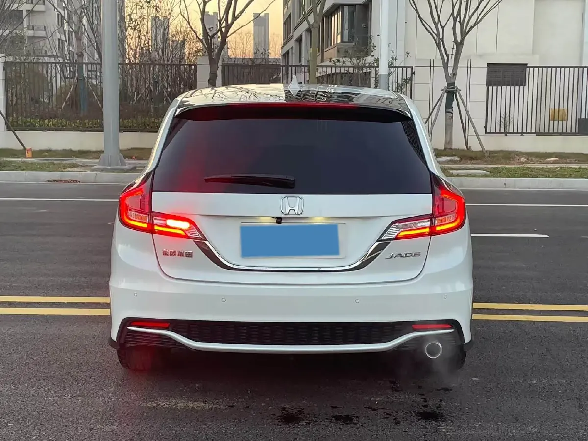 2017 Honda Jade 1.8L 141HP L4 5AT,autocango,china used car exporter,china ev exporter,chinese used car exporter,chinese used ev exporter