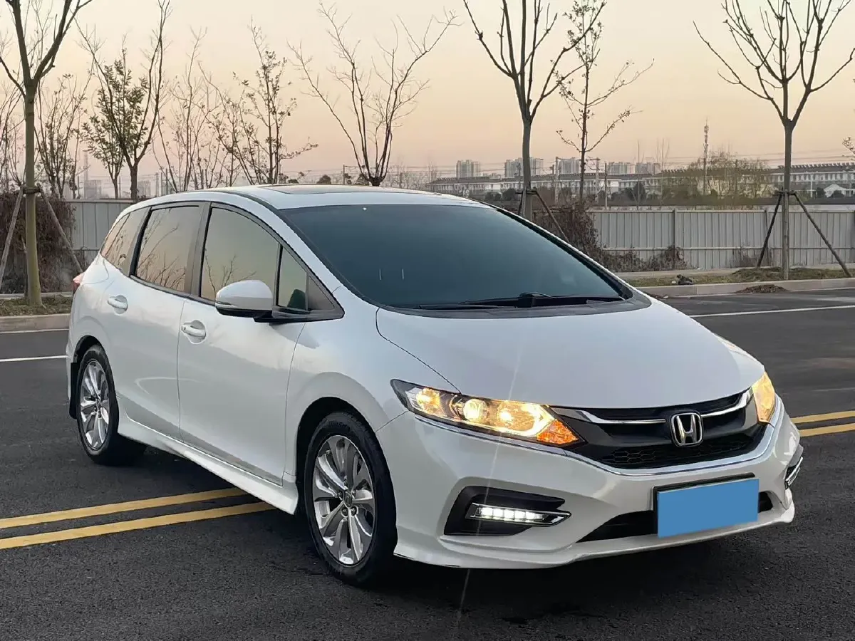 2017 Honda Jade 1.8L 141HP L4 5AT,autocango,china used car exporter,china ev exporter,chinese used car exporter,chinese used ev exporter