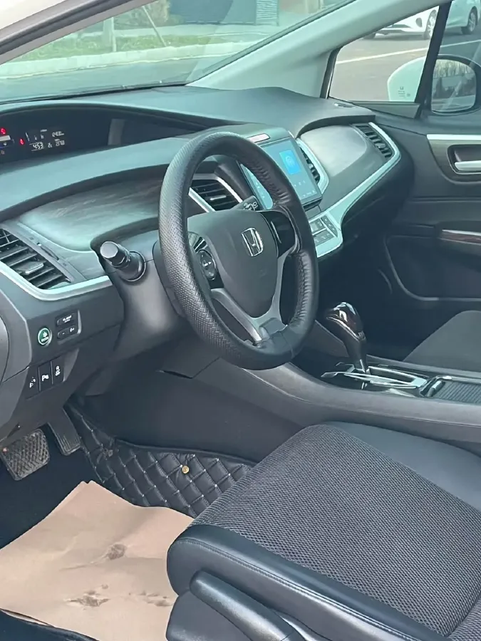 2017 Honda Jade 1.8L 141HP L4 5AT,autocango,china used car exporter,china ev exporter,chinese used car exporter,chinese used ev exporter