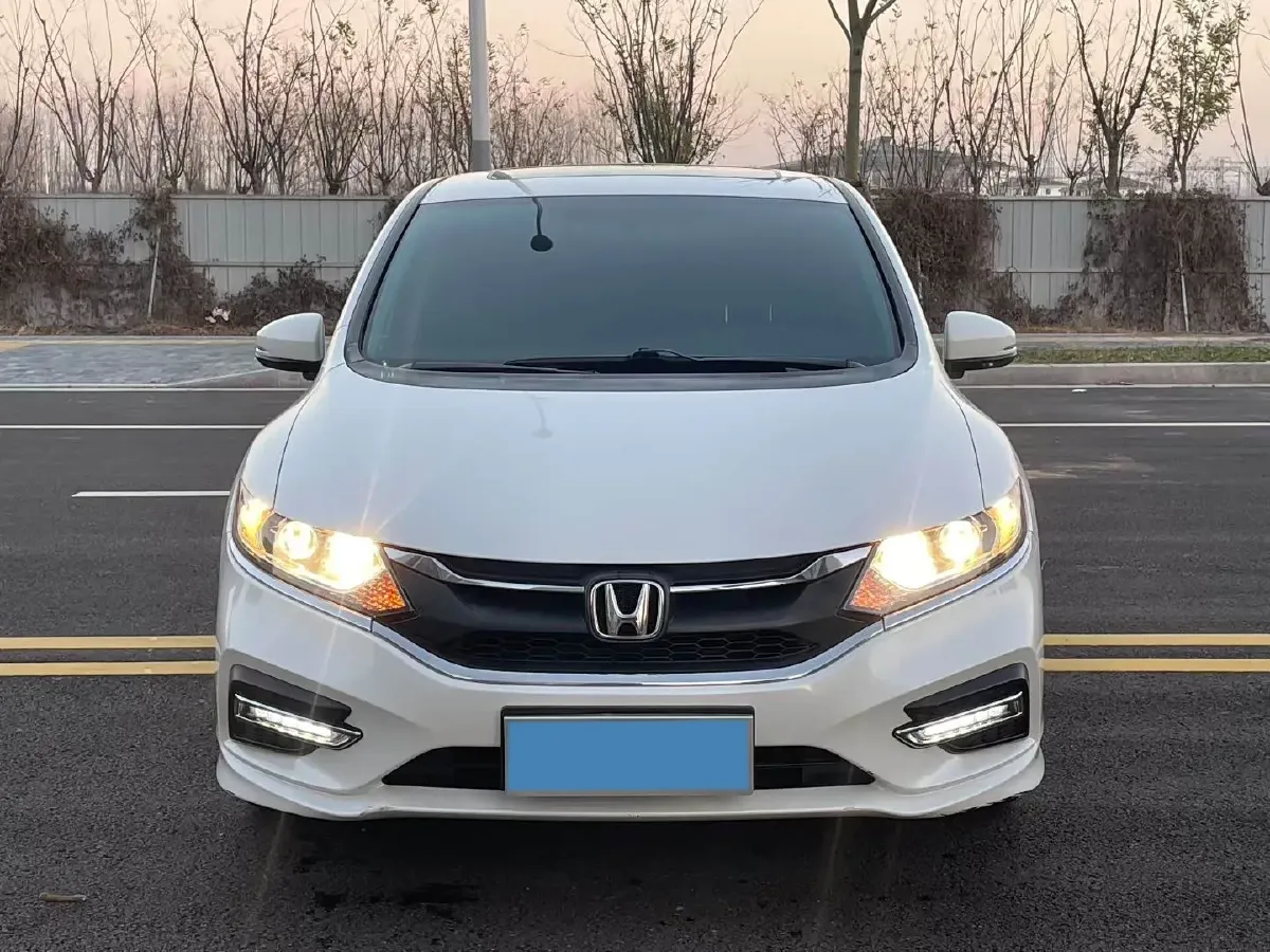 2017 Honda Jade 1.8L 141HP L4 5AT,autocango,china used car exporter,china ev exporter,chinese used car exporter,chinese used ev exporter