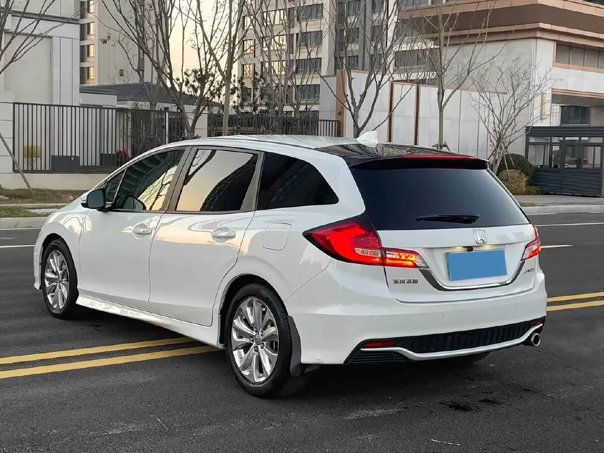 2017 Honda Jade 1.8L 141HP L4 5AT,autocango,china used car exporter,china ev exporter,chinese used car exporter,chinese used ev exporter