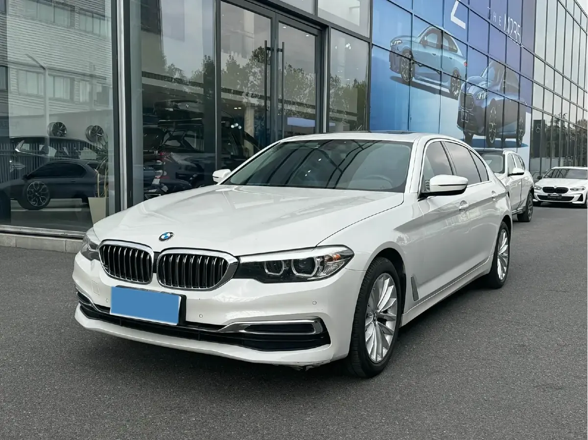2020 BMW 5 Series 2.0T 184HP L4 8AT