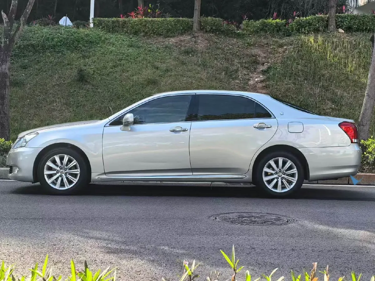 2010 Toyota Crown 2.5L 193HP V6 6AT,autocango,china used car exporter,china ev exporter,chinese used car exporter,chinese used ev exporter