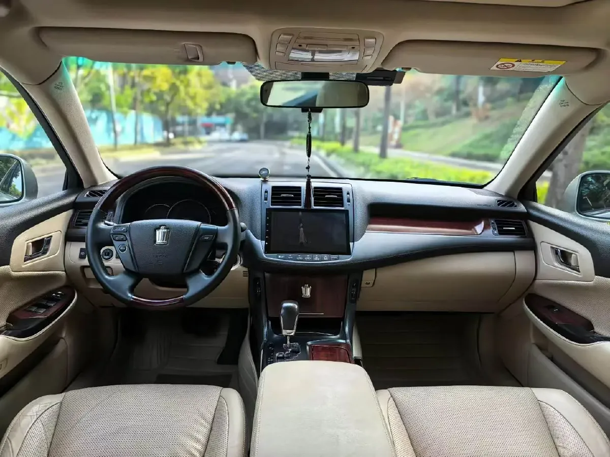 2010 Toyota Crown 2.5L 193HP V6 6AT,autocango,china used car exporter,china ev exporter,chinese used car exporter,chinese used ev exporter