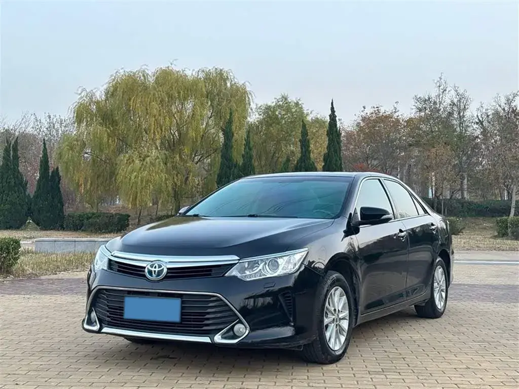 2016 Toyota Camry 2.5L 160HP L4 E-CVT Hybrid
