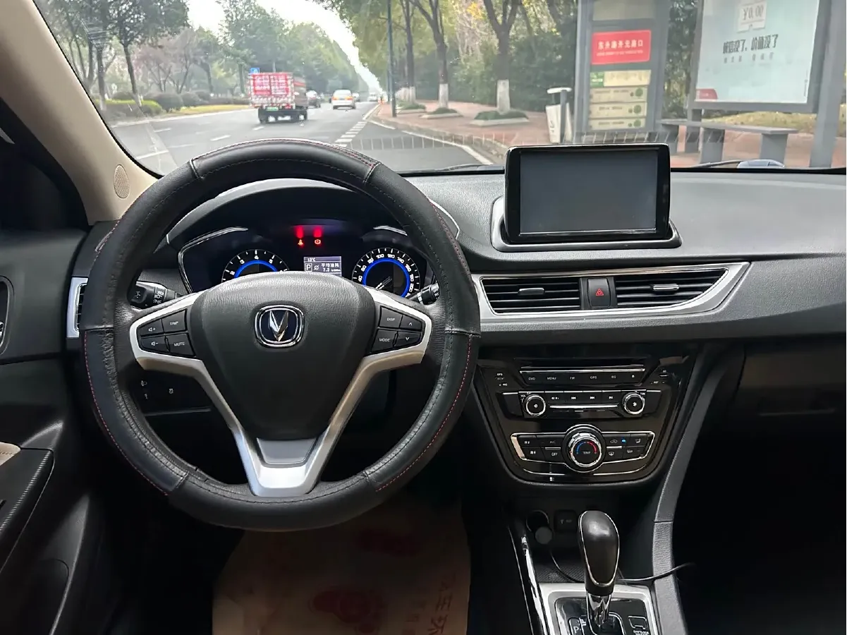 2016 ChangAn Alsvin V7 1.6L 124HP L4 4AT,autocango,china used car exporter,china ev exporter,chinese used car exporter,chinese used ev exporter