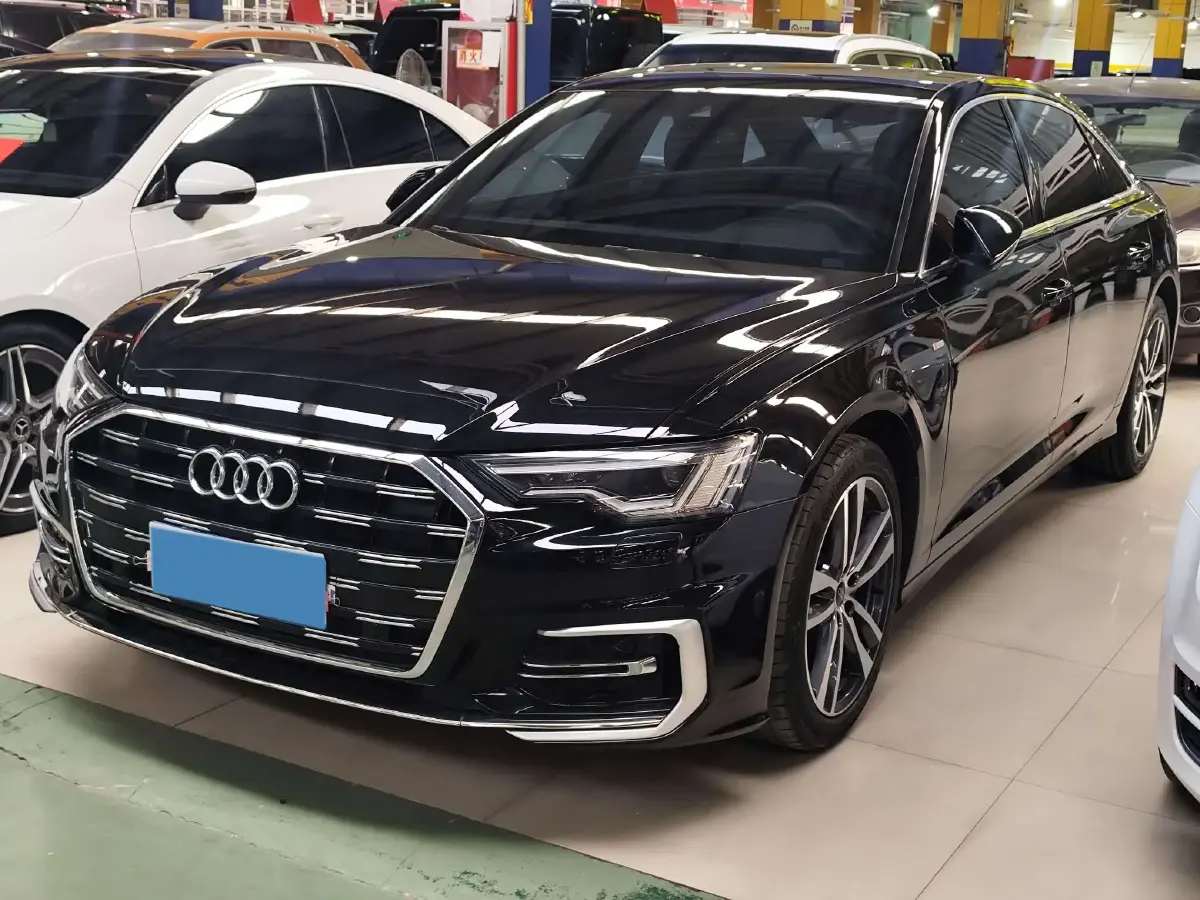 2025 Audi A6L 2.0T 190HP L4 7DCT