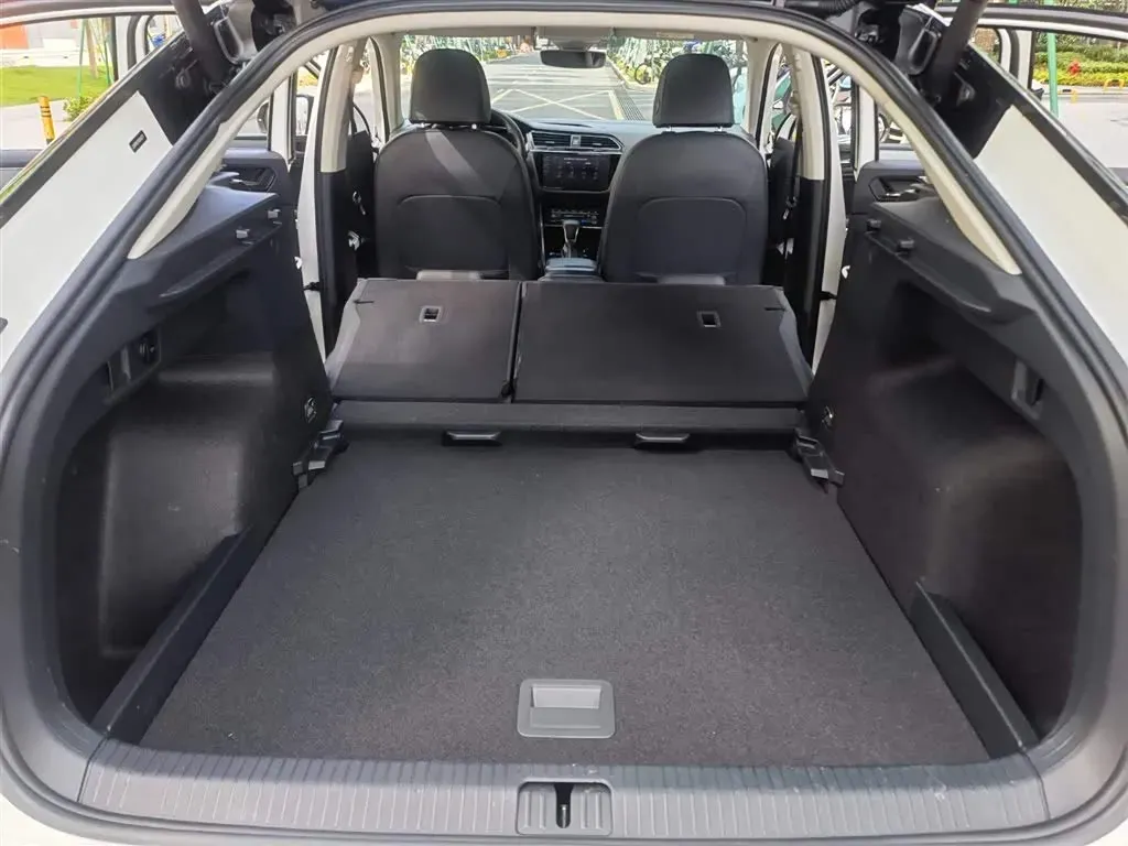 2021 Volkswagen Tiguan X 2.0T 186HP L4 7DCT,autocango,china used car exporter,china ev exporter,chinese used car exporter,chinese used ev exporter