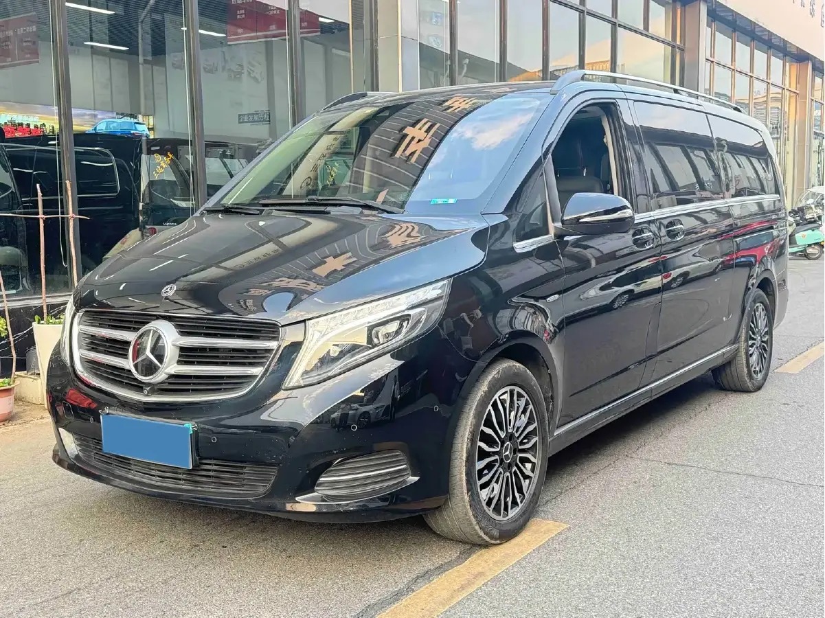 2017 Mercedes-Benz V Class 2.0T 211HP L4 7AT