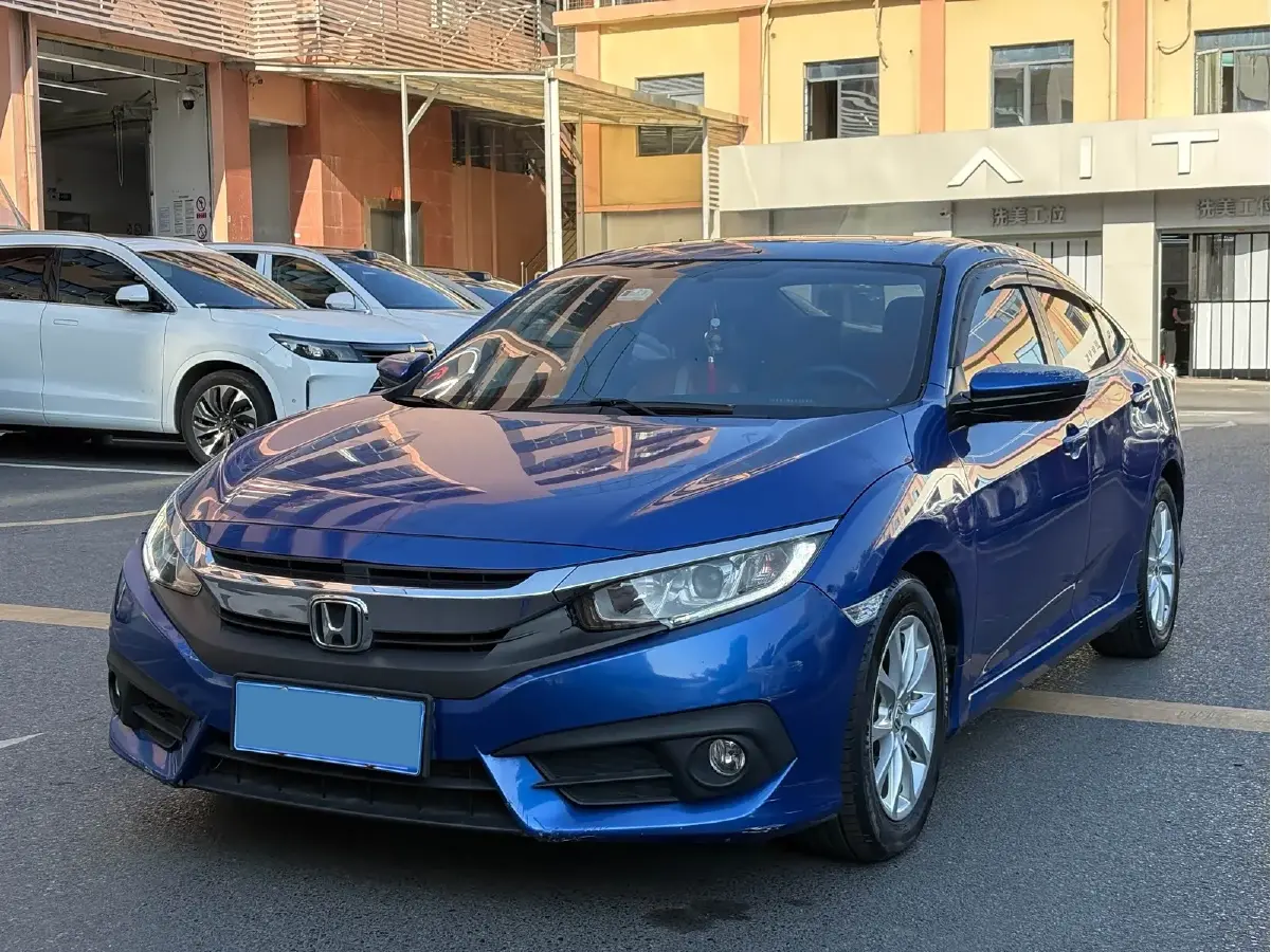 2016 Honda Civic 1.0T 125HP L3 CVT