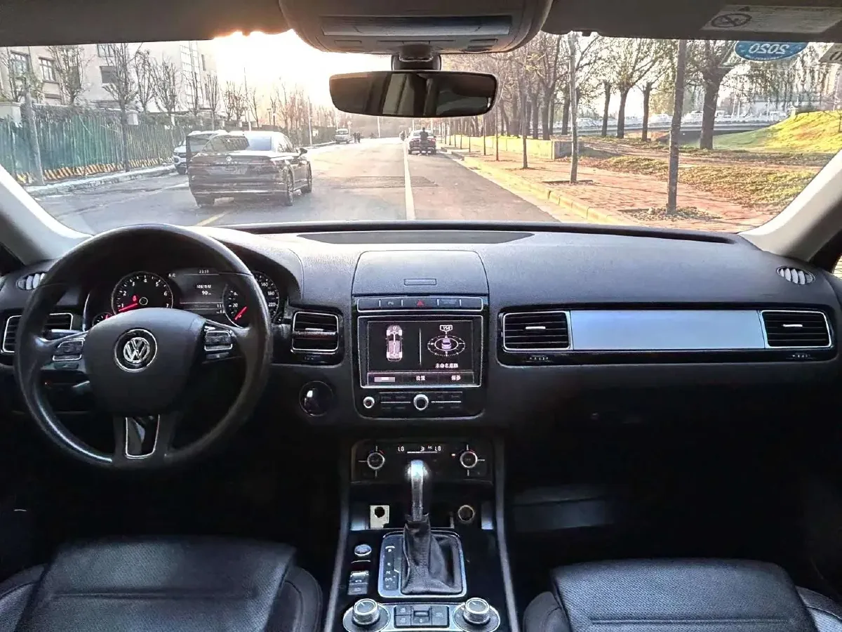 2017 Volkswagen Touareg 3.0T 320HP V6 8AT,autocango,china used car exporter,china ev exporter,chinese used car exporter,chinese used ev exporter