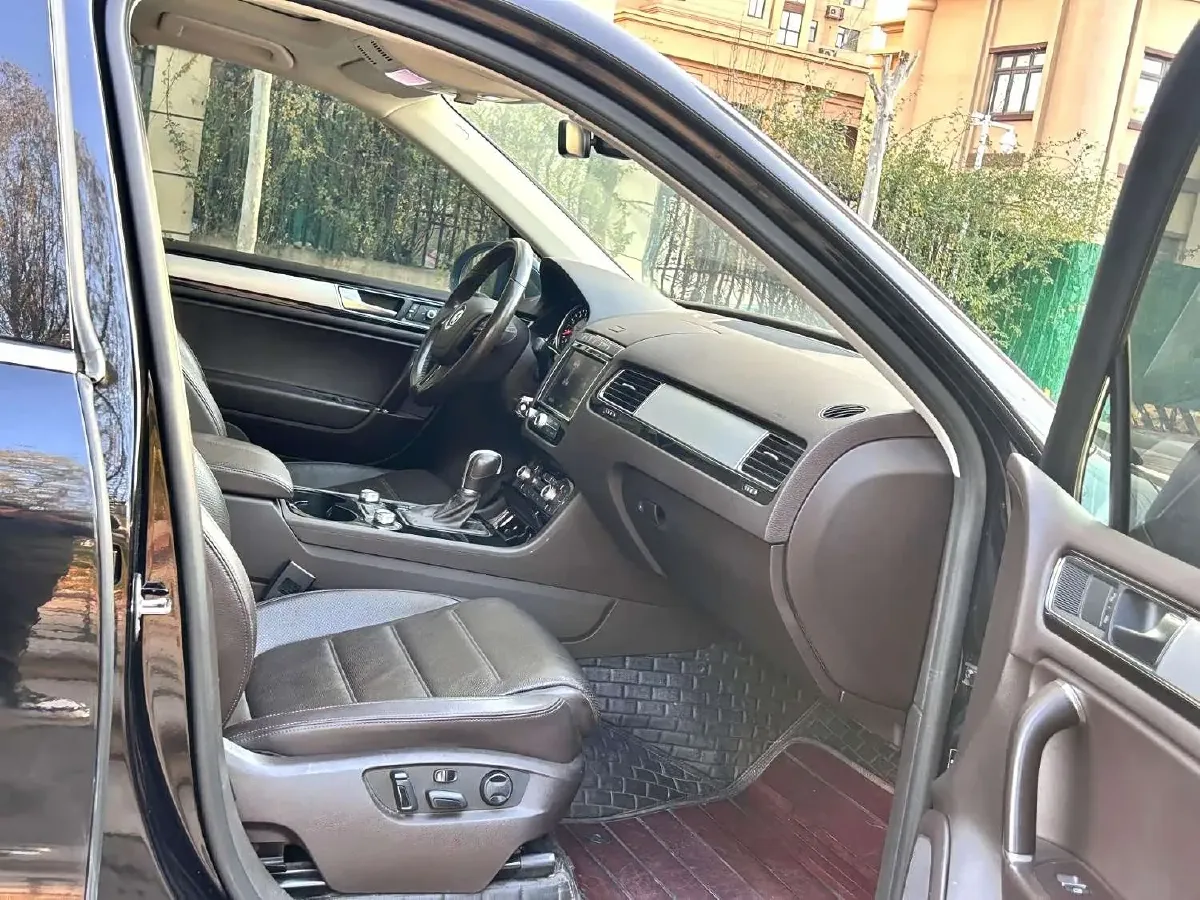 2017 Volkswagen Touareg 3.0T 320HP V6 8AT,autocango,china used car exporter,china ev exporter,chinese used car exporter,chinese used ev exporter