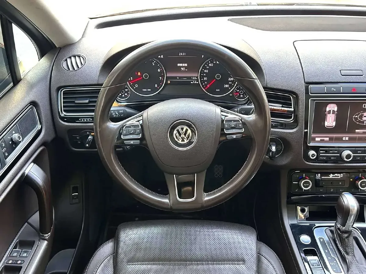 2017 Volkswagen Touareg 3.0T 320HP V6 8AT,autocango,china used car exporter,china ev exporter,chinese used car exporter,chinese used ev exporter