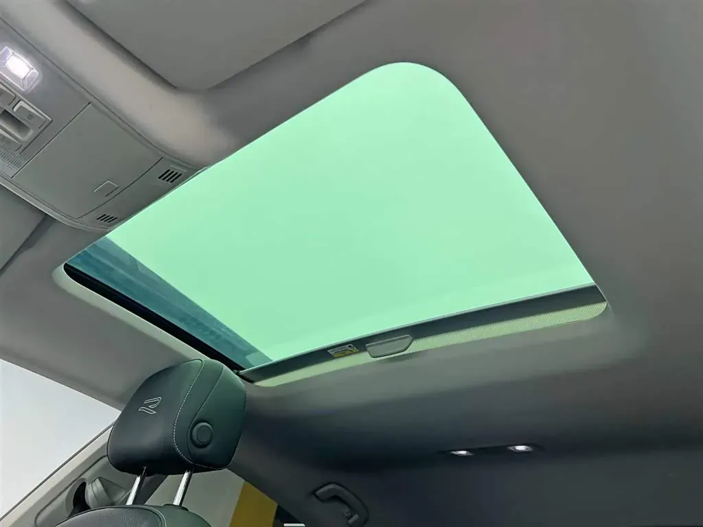 2021 Volkswagen CC 2.0T 220HP L4 7DCT,autocango,china used car exporter,china ev exporter,chinese used car exporter,chinese used ev exporter