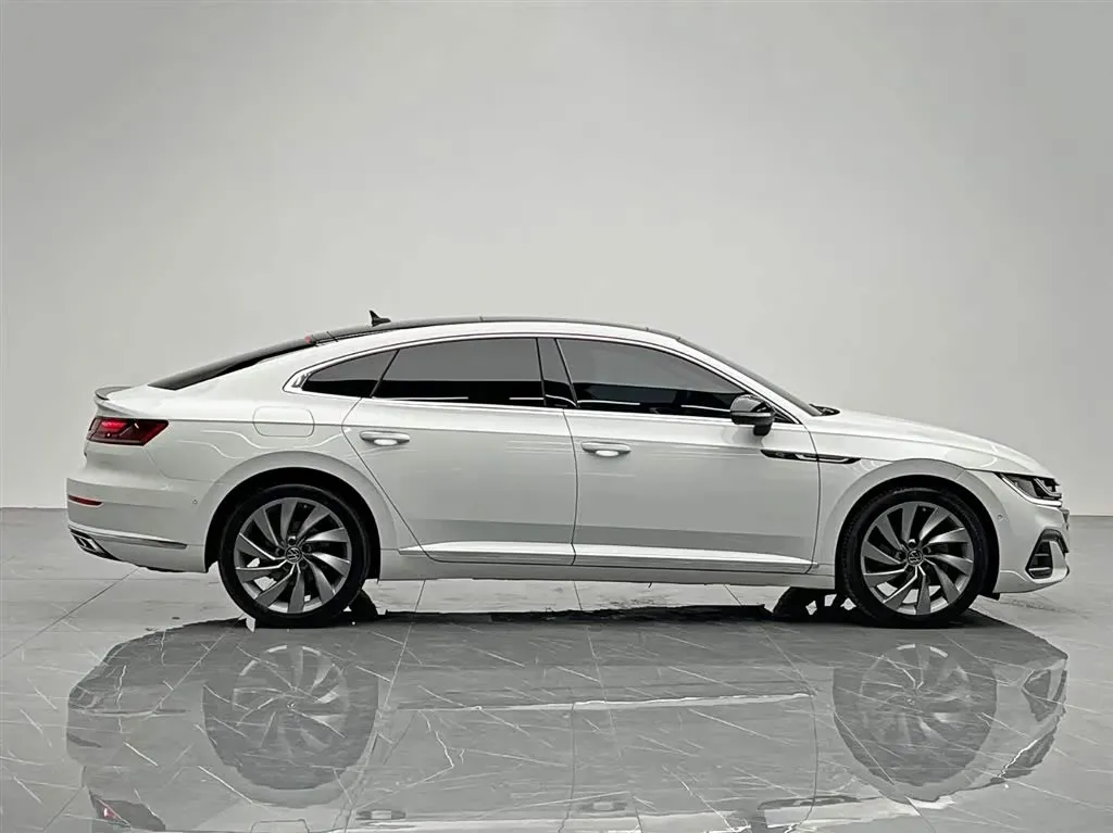 2021 Volkswagen CC 2.0T 220HP L4 7DCT,autocango,china used car exporter,china ev exporter,chinese used car exporter,chinese used ev exporter