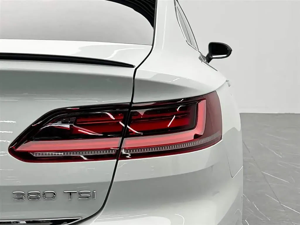 2021 Volkswagen CC 2.0T 220HP L4 7DCT,autocango,china used car exporter,china ev exporter,chinese used car exporter,chinese used ev exporter