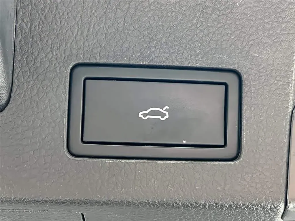 2021 Volkswagen CC 2.0T 220HP L4 7DCT,autocango,china used car exporter,china ev exporter,chinese used car exporter,chinese used ev exporter