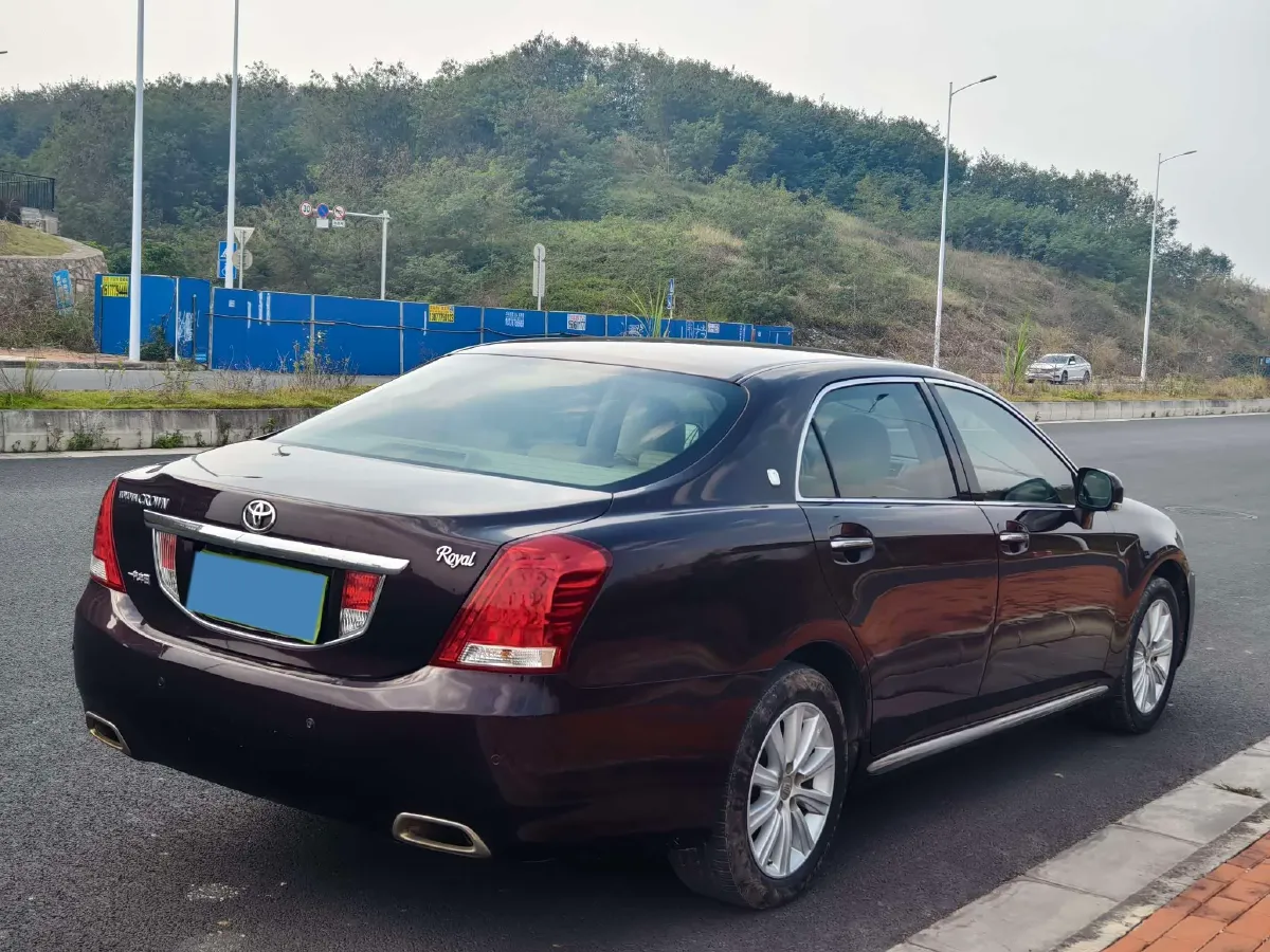 2010 Toyota Crown 2.5L 193HP V6 6AT,autocango,china used car exporter,china ev exporter,chinese used car exporter,chinese used ev exporter