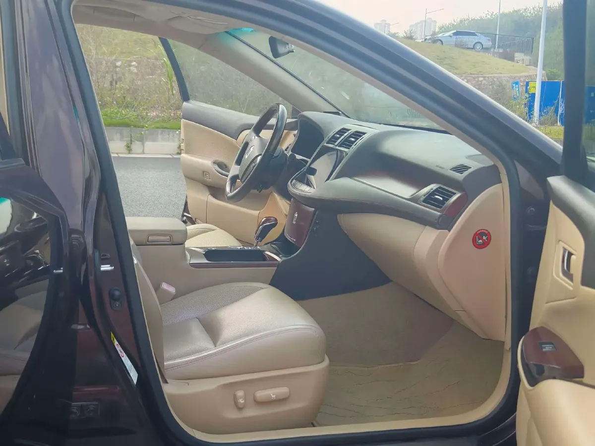 2010 Toyota Crown 2.5L 193HP V6 6AT,autocango,china used car exporter,china ev exporter,chinese used car exporter,chinese used ev exporter