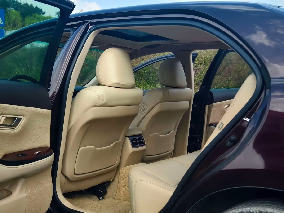 2010 Toyota Crown 2.5L 193HP V6 6AT,autocango,china used car exporter,china ev exporter,chinese used car exporter,chinese used ev exporter