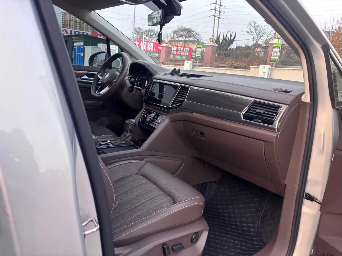 2020 Volkswagen Viloran 2.0T 186HP L4 7DCT,autocango,china used car exporter,china ev exporter,chinese used car exporter,chinese used ev exporter