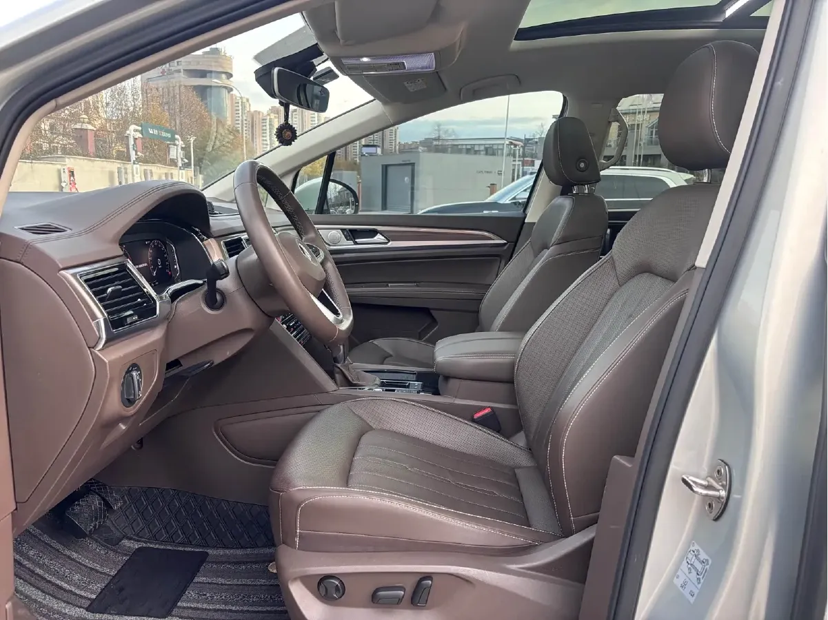 2020 Volkswagen Viloran 2.0T 186HP L4 7DCT,autocango,china used car exporter,china ev exporter,chinese used car exporter,chinese used ev exporter