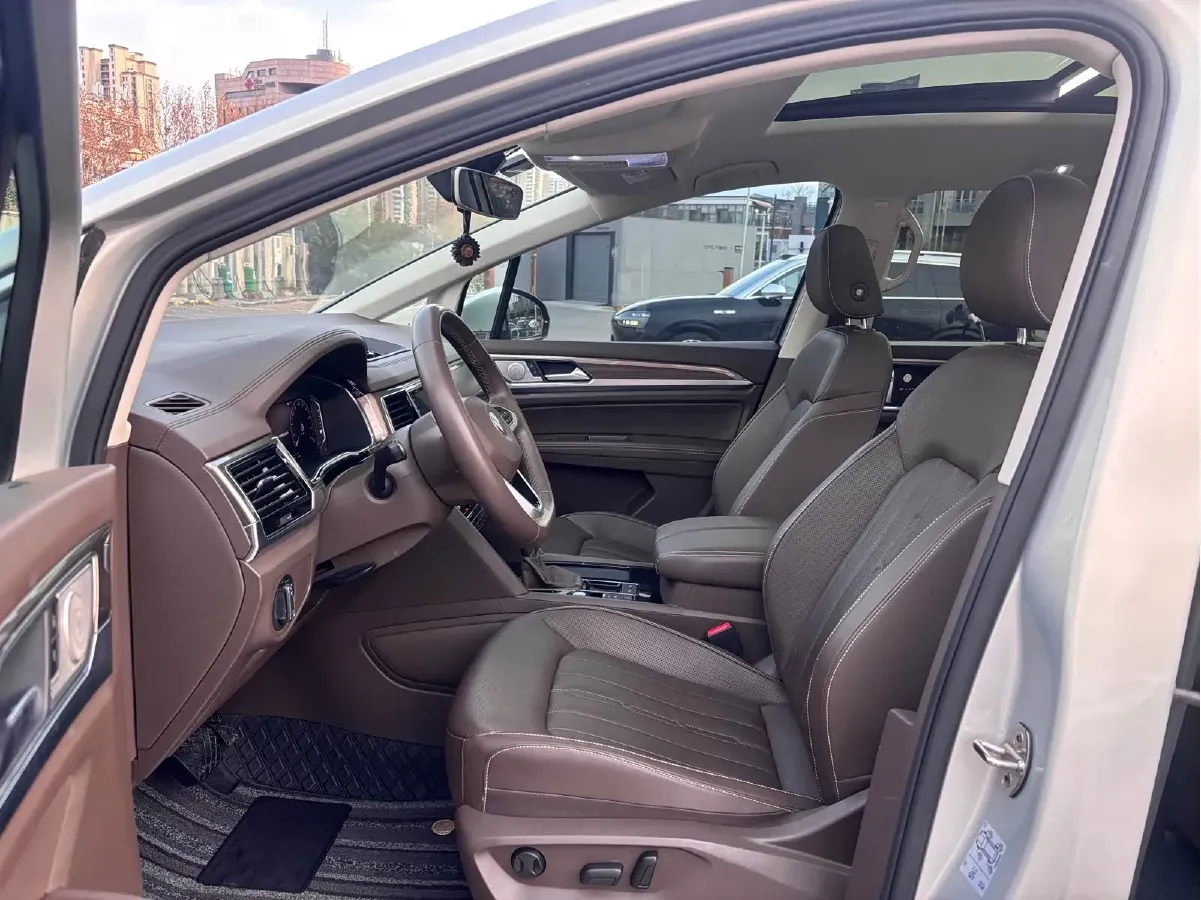 2020 Volkswagen Viloran 2.0T 186HP L4 7DCT,autocango,china used car exporter,china ev exporter,chinese used car exporter,chinese used ev exporter