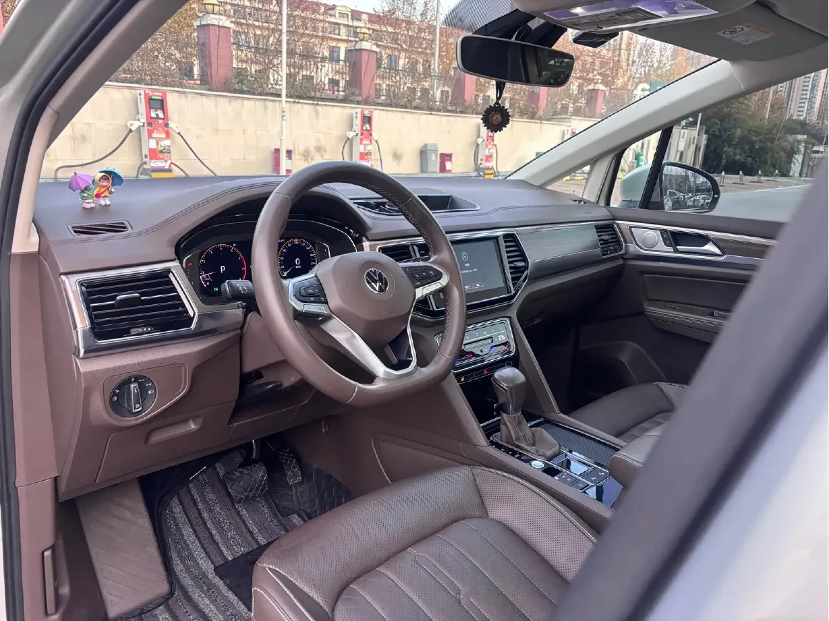 2020 Volkswagen Viloran 2.0T 186HP L4 7DCT,autocango,china used car exporter,china ev exporter,chinese used car exporter,chinese used ev exporter