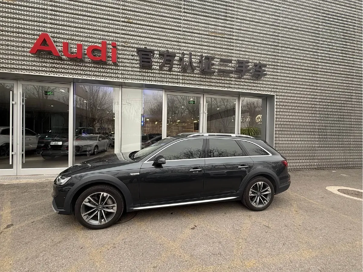 2017 Audi A4 2.0T 252HP L4 7DCT,autocango,china used car exporter,china ev exporter,chinese used car exporter,chinese used ev exporter