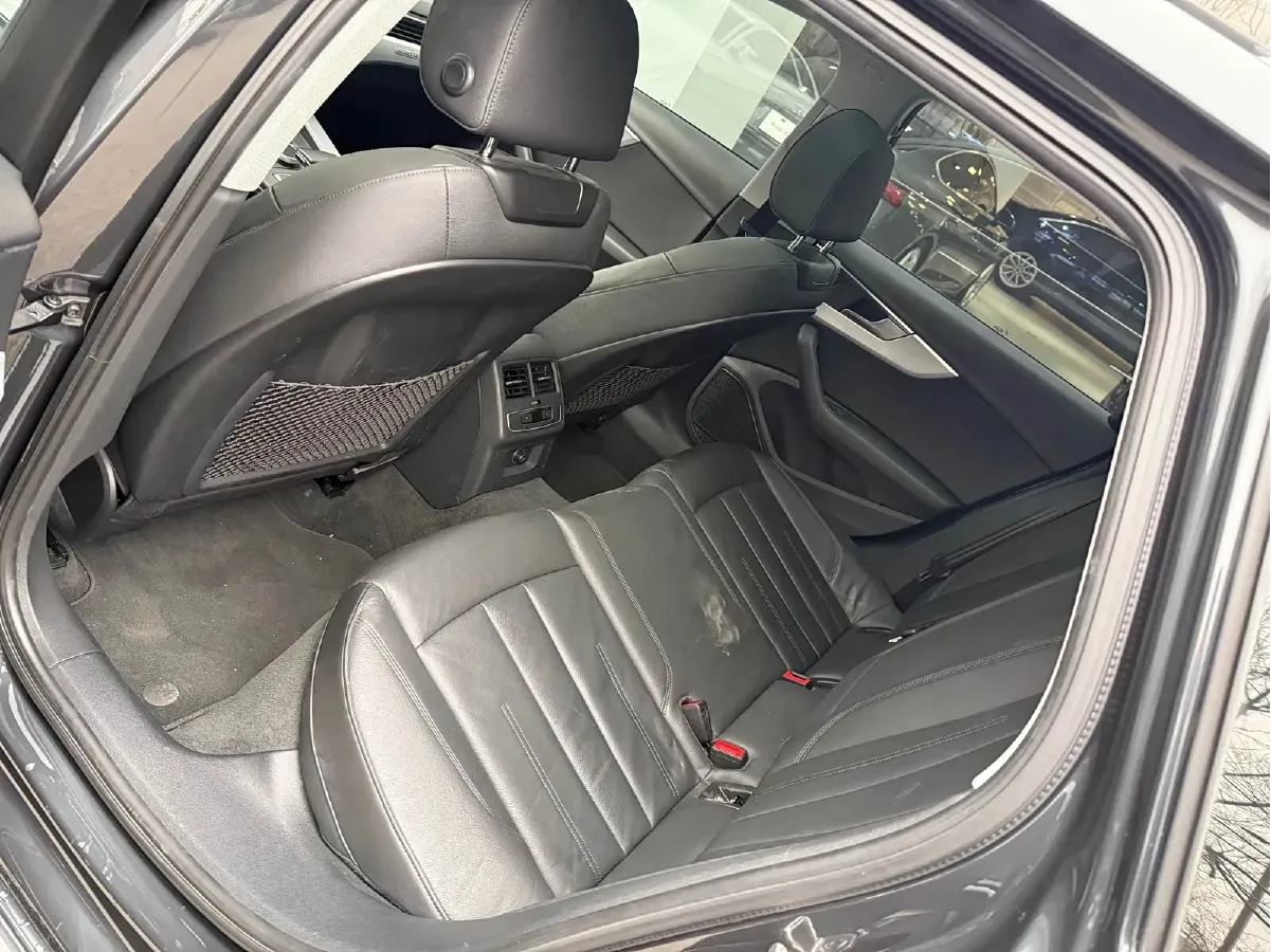 2017 Audi A4 2.0T 252HP L4 7DCT,autocango,china used car exporter,china ev exporter,chinese used car exporter,chinese used ev exporter