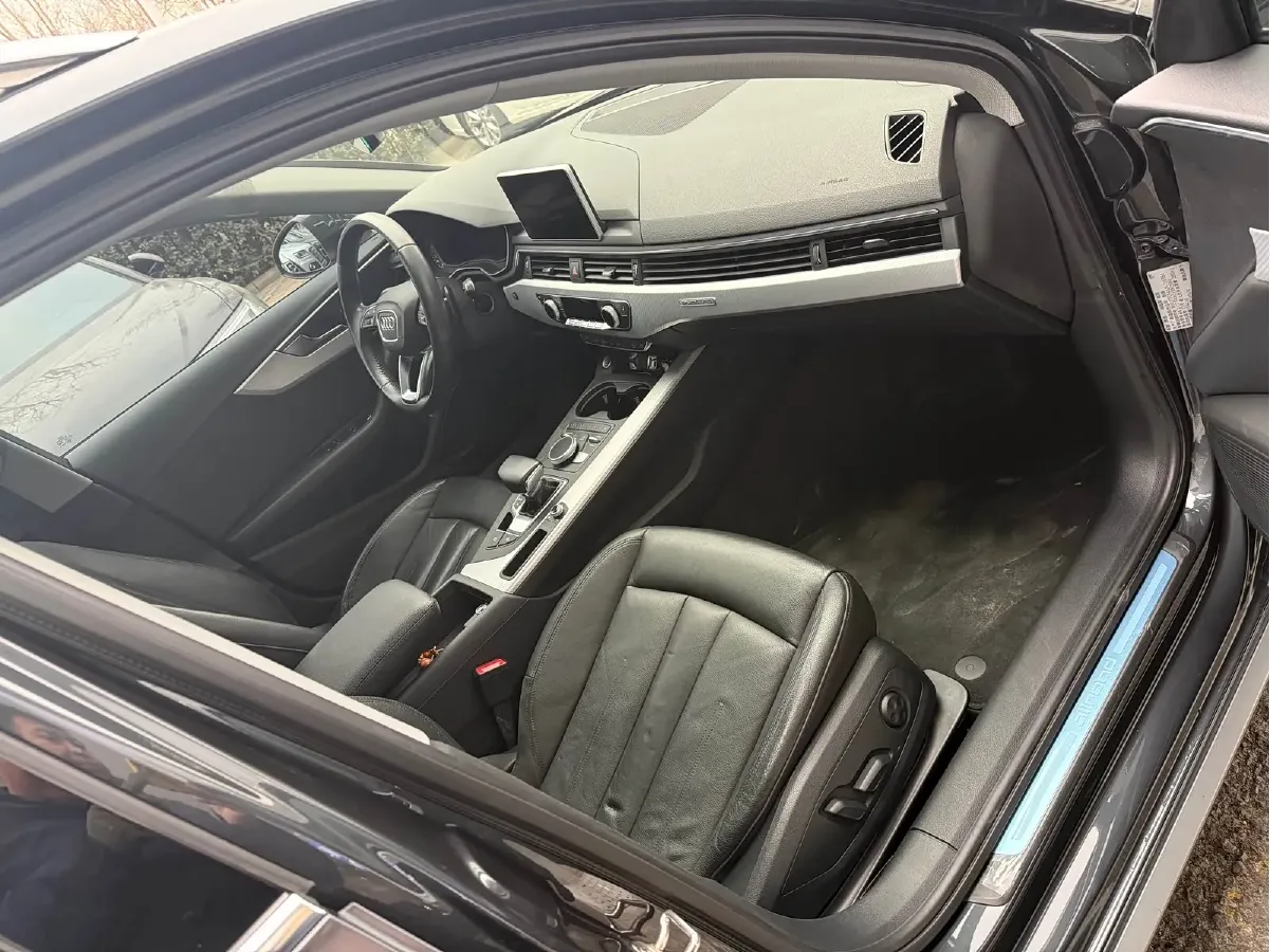 2017 Audi A4 2.0T 252HP L4 7DCT,autocango,china used car exporter,china ev exporter,chinese used car exporter,chinese used ev exporter