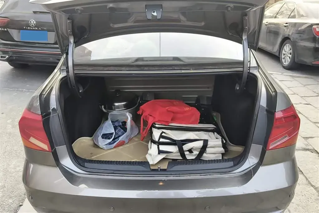 2017 Volkswagen Jetta 1.4L 90HP L4 5MT,autocango,china used car exporter,china ev exporter,chinese used car exporter,chinese used ev exporter