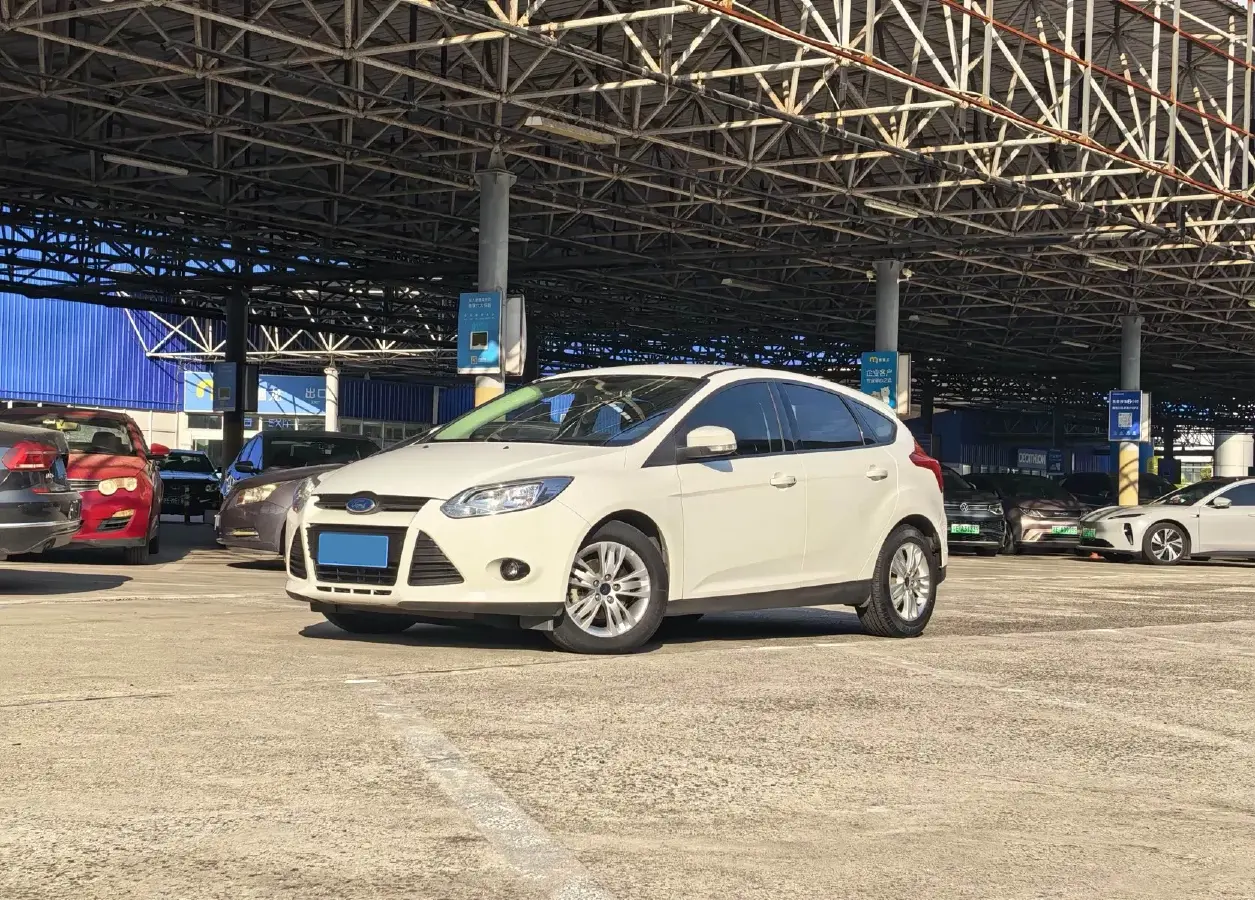 2012 Ford Focus 1.6L 125HP L4 6DCT