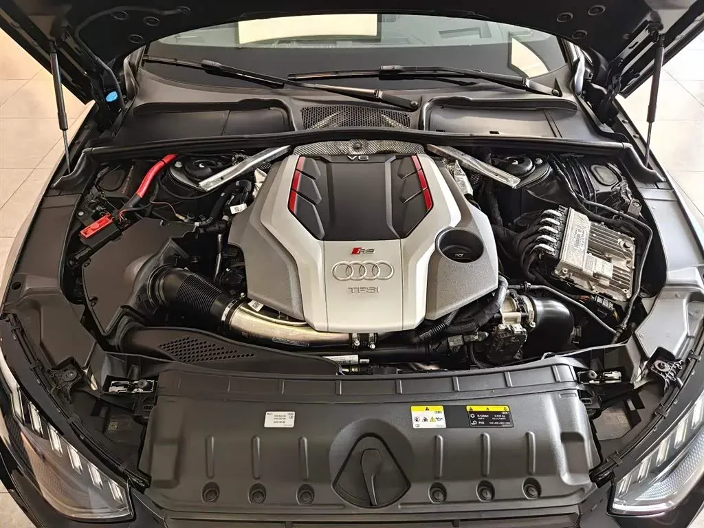 2023 Audi RS 4 2.9T 450HP V6 8AT,autocango,china used car exporter,china ev exporter,chinese used car exporter,chinese used ev exporter