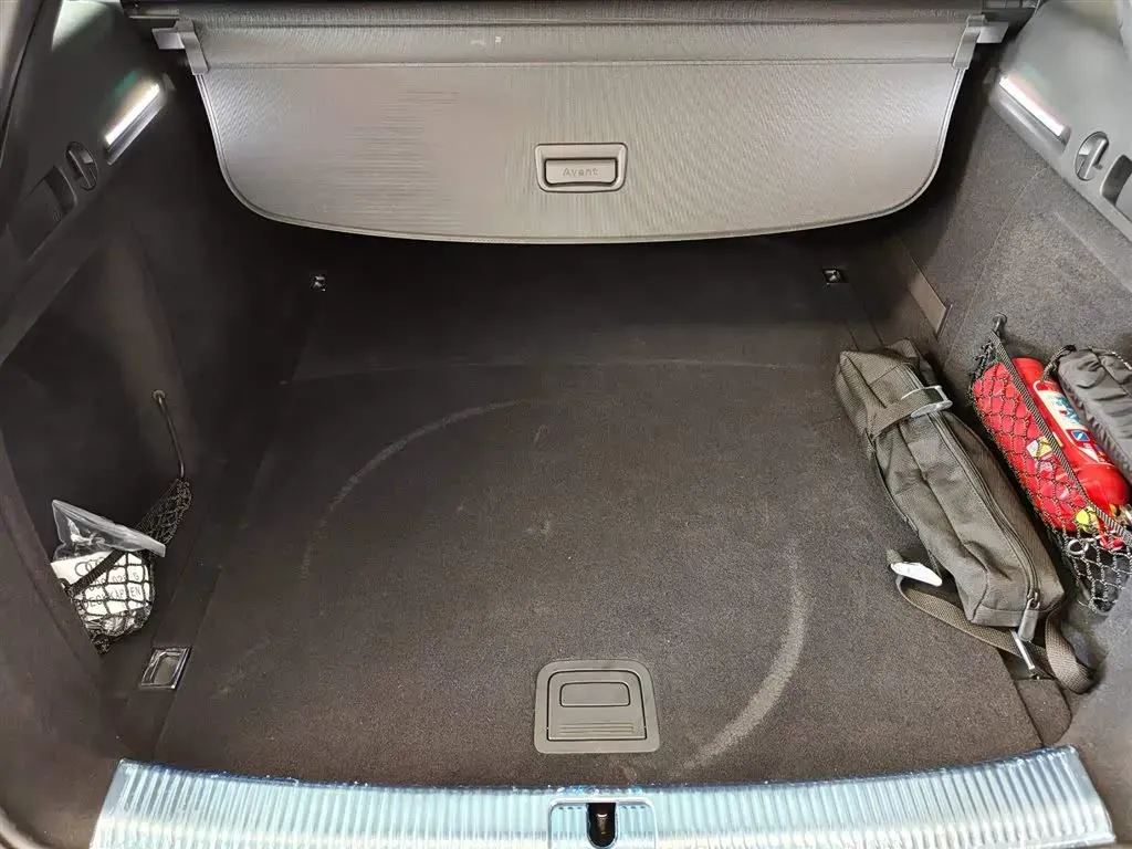 2023 Audi RS 4 2.9T 450HP V6 8AT,autocango,china used car exporter,china ev exporter,chinese used car exporter,chinese used ev exporter