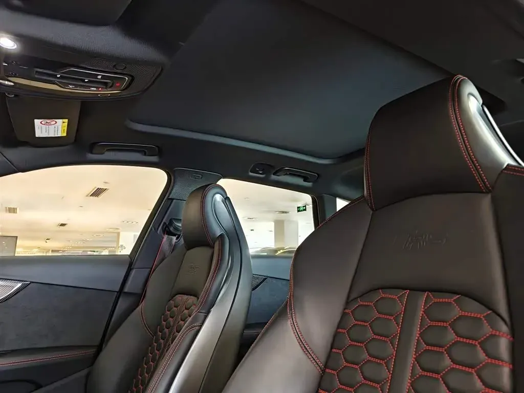 2023 Audi RS 4 2.9T 450HP V6 8AT,autocango,china used car exporter,china ev exporter,chinese used car exporter,chinese used ev exporter